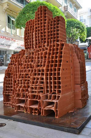Chaos- Rouge- art contemporain monumentale briques ruins